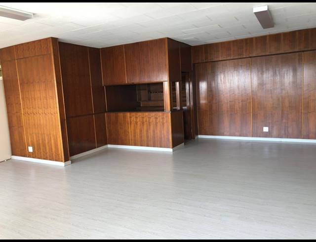 3,300M² WAREHOUSE FOR SALE IN GERMISTON CENTRAL